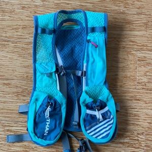 Nathan hydration vest